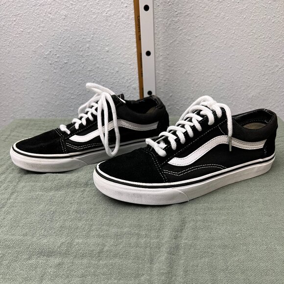 VANS Shoes - VANS Old Skool Black w White Side Stripe Skater Shoes Men: 5.5 Women: 7.0